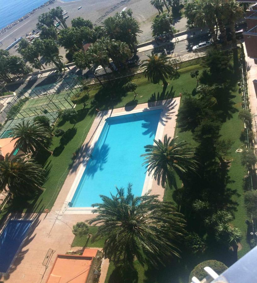 Apartamento Las Gondolas Playa Alojamientos Vistamar Almuñécar Екстериор снимка